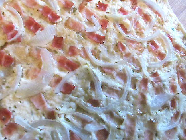 14_backergebniss_elsaesser_flammkuchen_30cm_nah.jpg